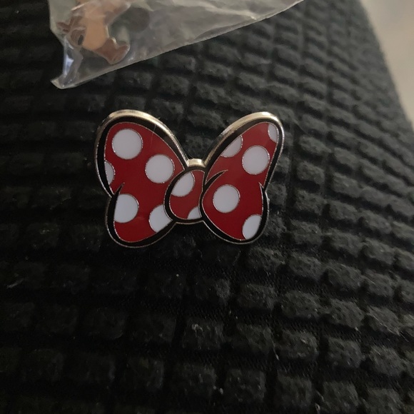 Disney Pin Minnie Mouse Red and White Polkadot Bow